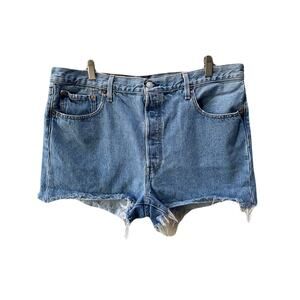 Levis Womens Premium Size 34 Cut Off 501 Shorts Medium Wash Button Up NWOT